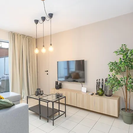 One-Bedroom Apartment By The Sea * Остенде