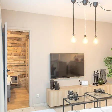 One-Bedroom Apartment By The Sea Апартаменти