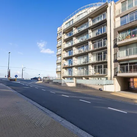 Appartement One-Bedroom Apartment By The Sea *