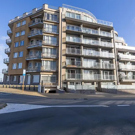 One-Bedroom Apartment By The Sea * Oostende